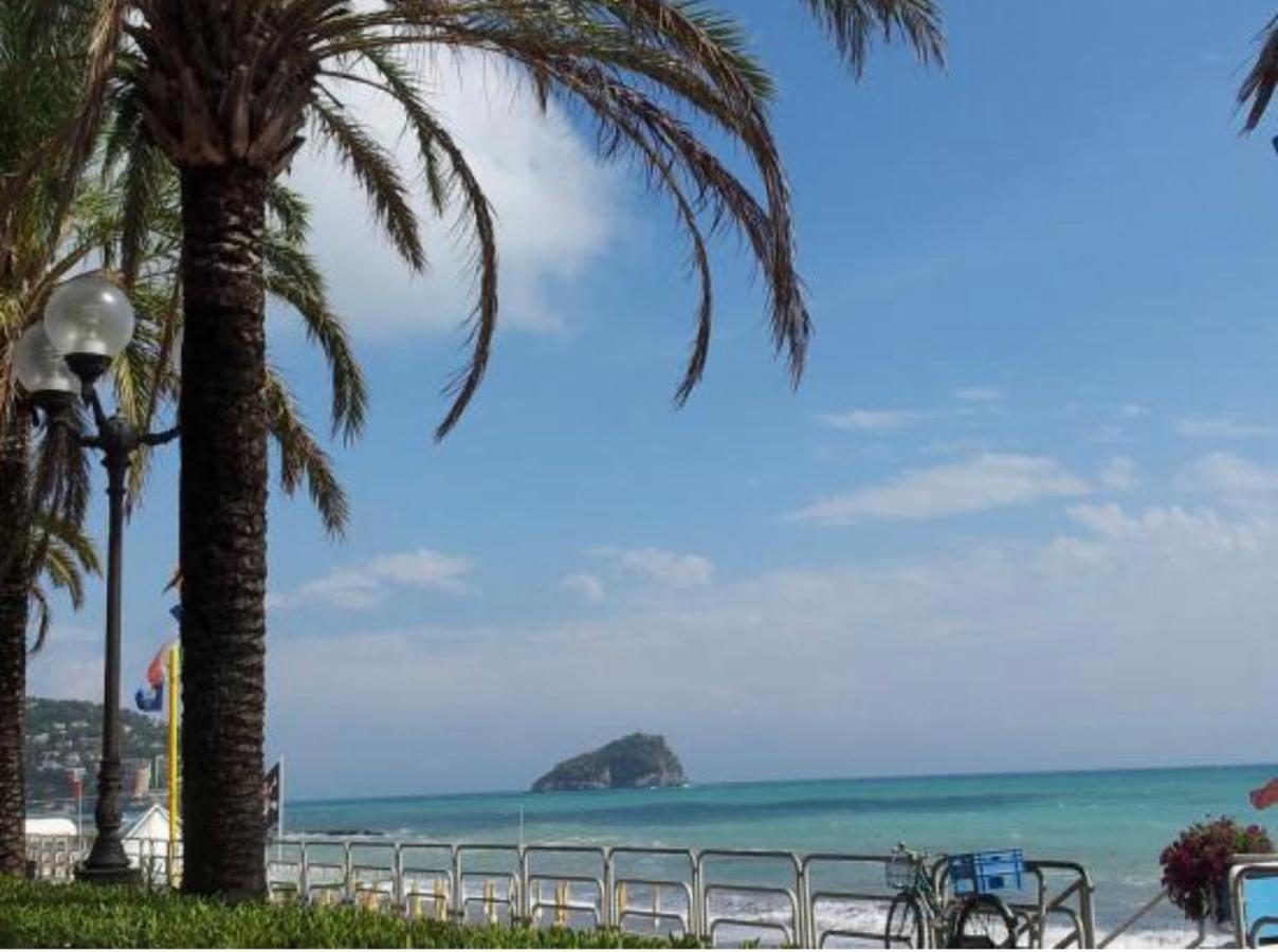 A 5 Minuti Dal Mare - Dolphin Beach House Spotorno Ngoại thất bức ảnh