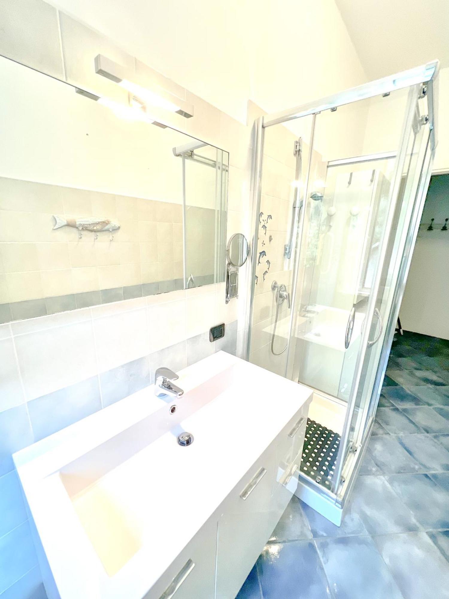 A 5 Minuti Dal Mare - Dolphin Beach House Spotorno Ngoại thất bức ảnh