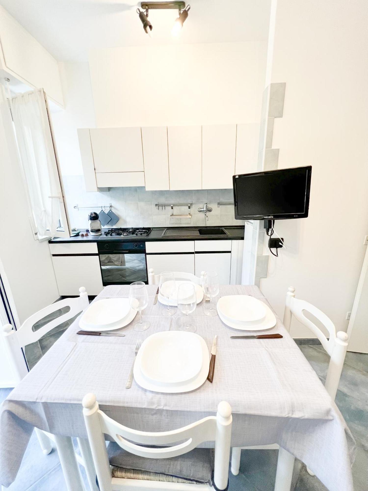 A 5 Minuti Dal Mare - Dolphin Beach House Spotorno Ngoại thất bức ảnh